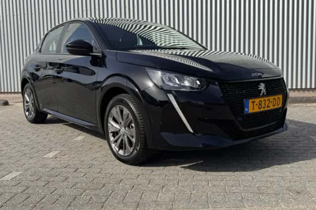 Peugeot e-208 (2023) thumbnail 7