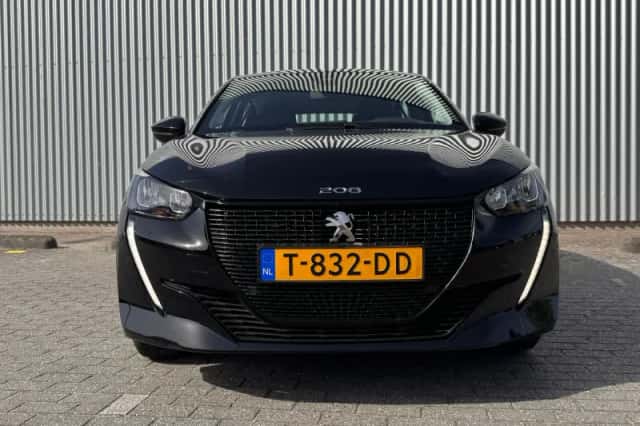 Peugeot e-208 (2023) thumbnail 8