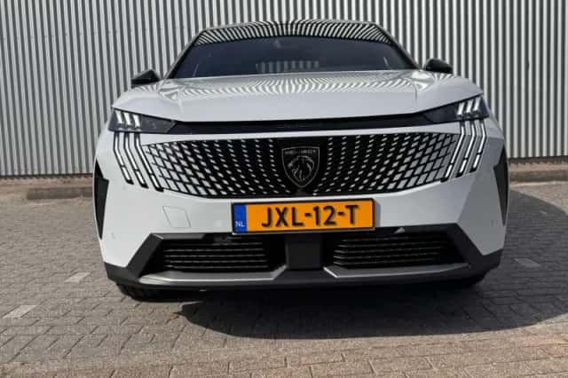 Peugeot 3008 (2025) thumbnail 8