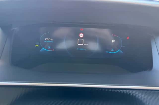 Peugeot 2008 (2022) thumbnail 16