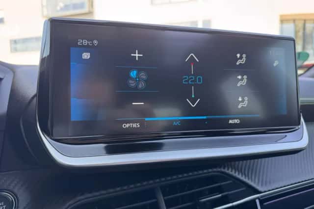 Peugeot 2008 (2022) thumbnail 27