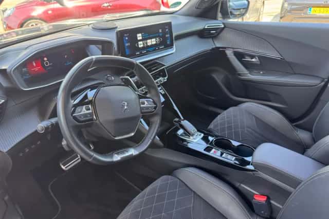 Peugeot 2008 (2022) thumbnail 9