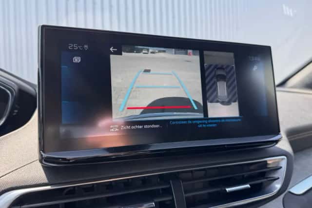 Peugeot 3008 (2021) thumbnail 21