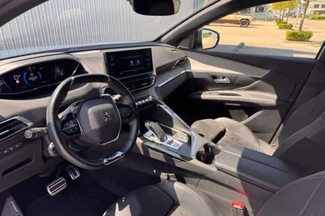 Peugeot 3008 (2021) thumbnail 9