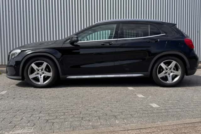 Mercedes-Benz GLA-Klasse (2017) thumbnail 2