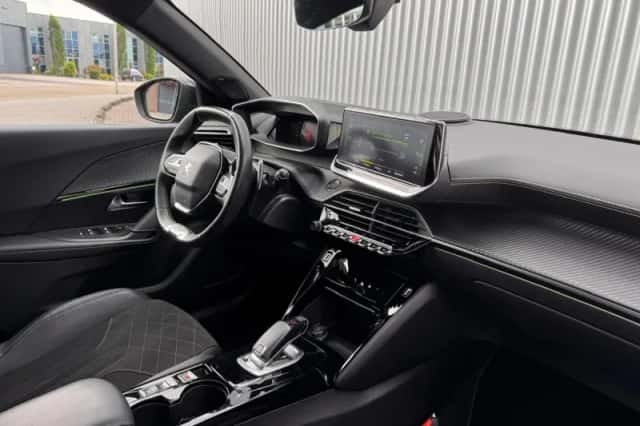 Peugeot 2008 (2021) thumbnail 12
