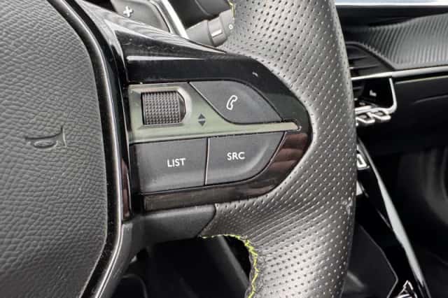 Peugeot 2008 (2021) thumbnail 15
