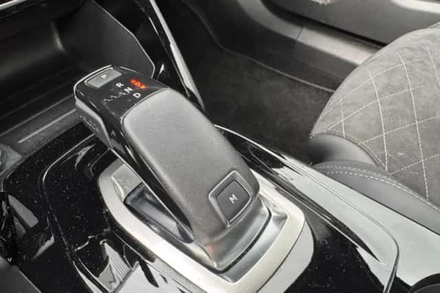 Peugeot 2008 (2021) thumbnail 17
