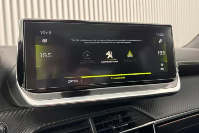 Peugeot 2008 (2021) thumbnail 21