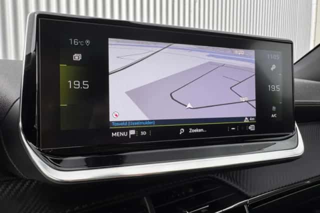Peugeot 2008 (2021) thumbnail 24