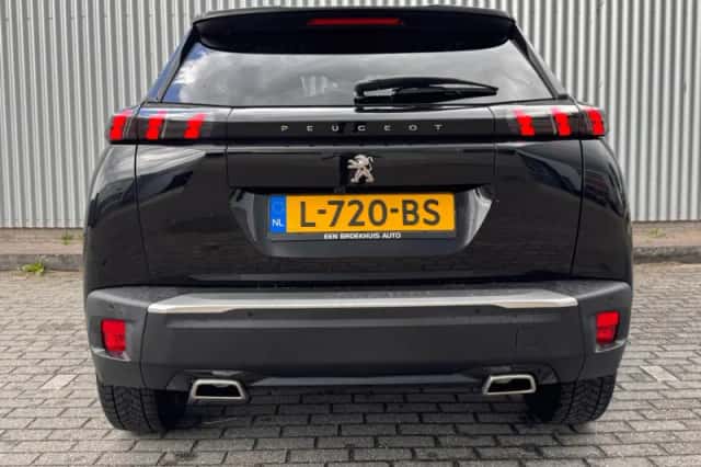 Peugeot 2008 (2021) thumbnail 4