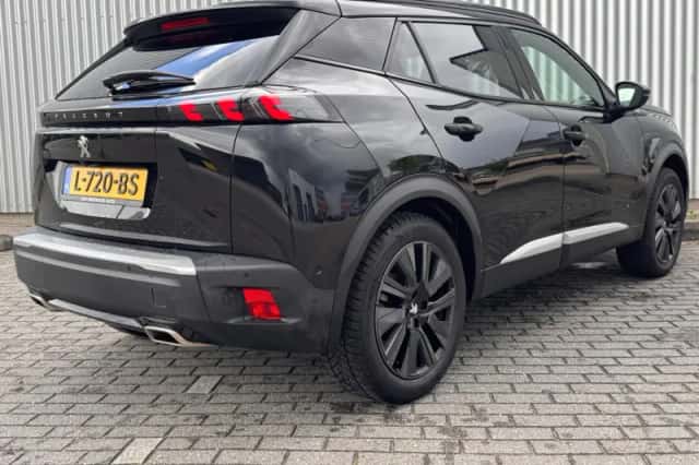 Peugeot 2008 (2021) thumbnail 5