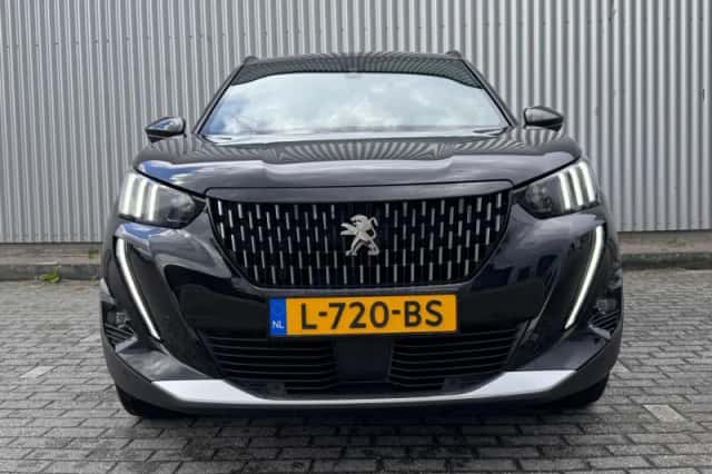 Peugeot 2008 (2021) thumbnail 8