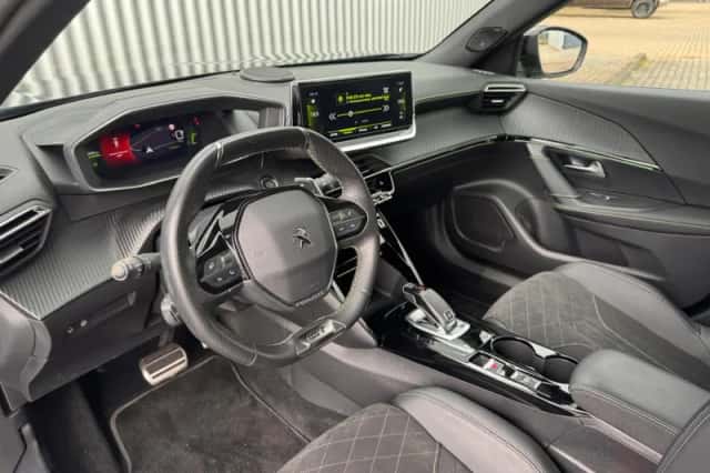 Peugeot 2008 (2021) thumbnail 9