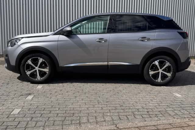 Peugeot 3008 (2020) thumbnail 2