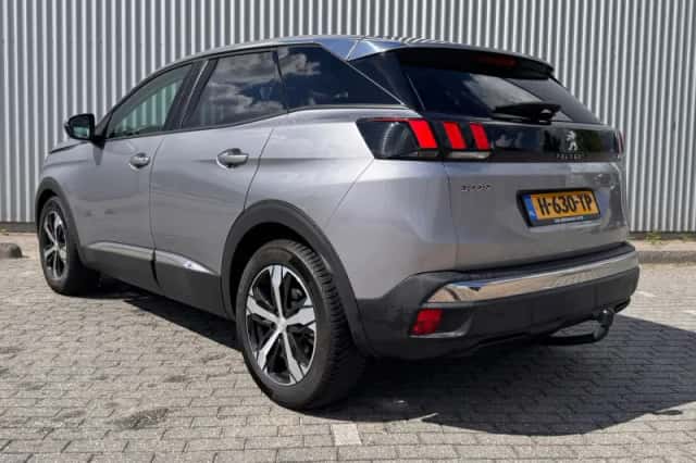Peugeot 3008 (2020) thumbnail 3