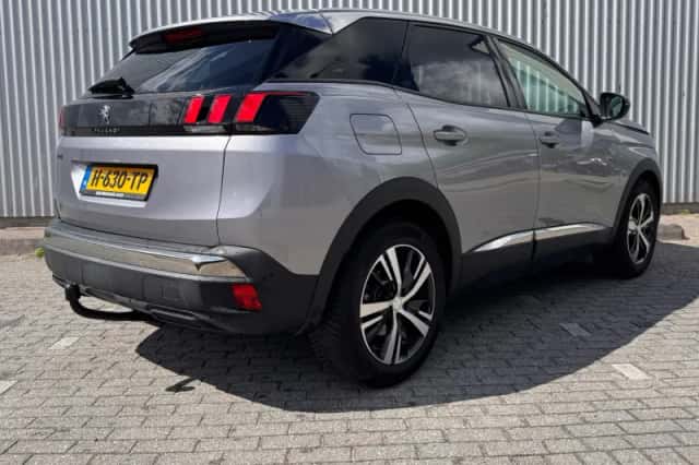 Peugeot 3008 (2020) thumbnail 5