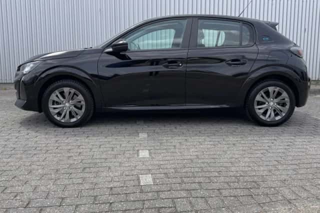 Peugeot e-208 (2023) thumbnail 2