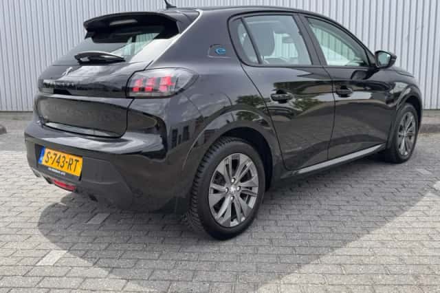 Peugeot e-208 (2023) thumbnail 5