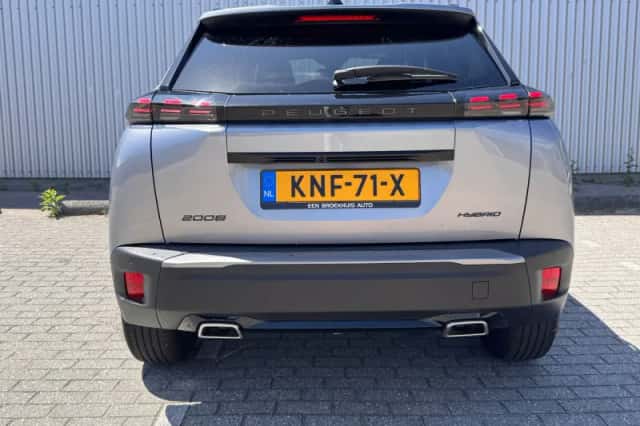 Peugeot 2008 (2025) thumbnail 4
