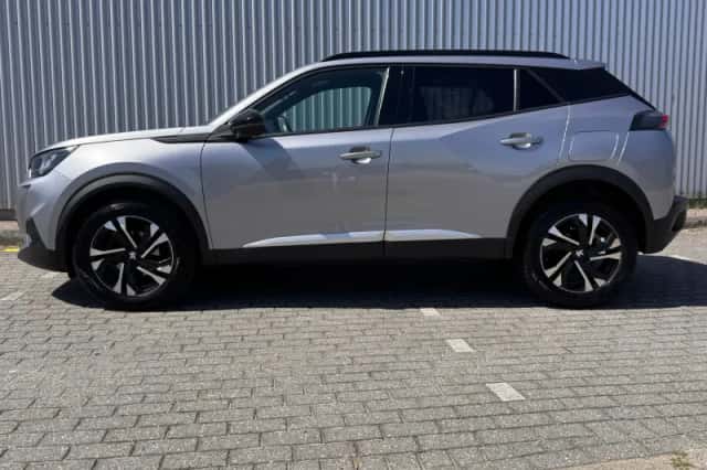 Peugeot 2008 (2023) thumbnail 2