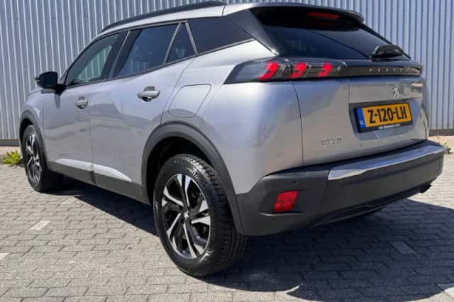 Peugeot 2008 (2023) thumbnail 3
