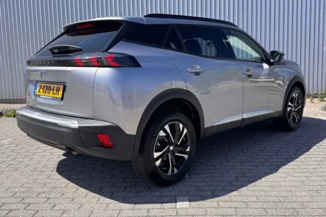 Peugeot 2008 (2023) thumbnail 5