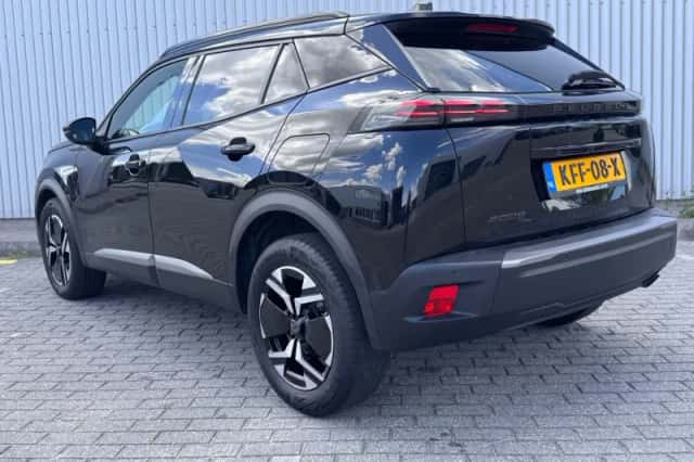 Peugeot 2008 (2024) thumbnail 3