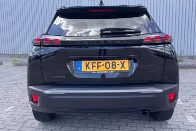 Peugeot 2008 (2024) thumbnail 4