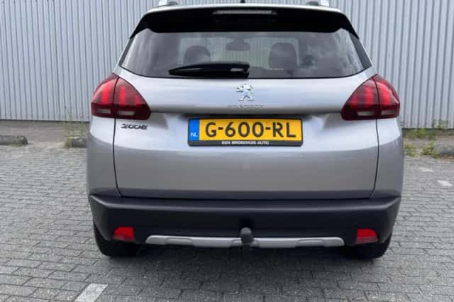Peugeot 2008 (2019) thumbnail 4