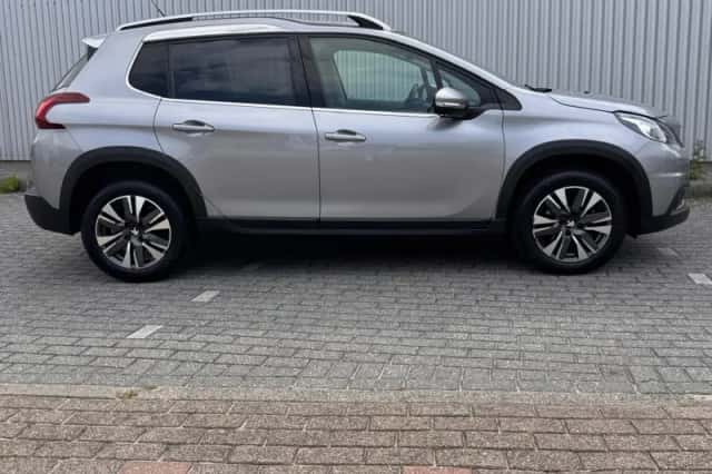 Peugeot 2008 (2019) thumbnail 6