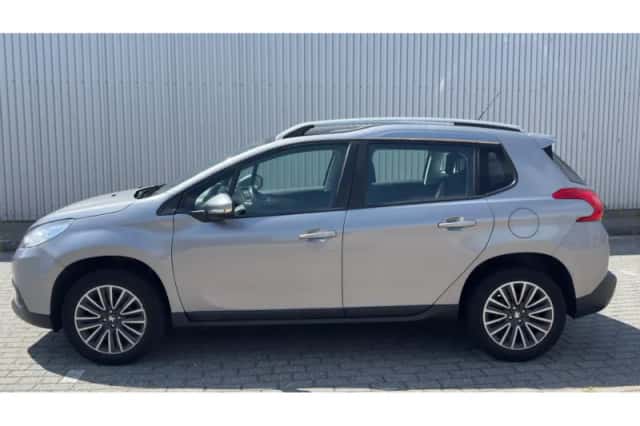 Peugeot 2008 (2016) thumbnail 2