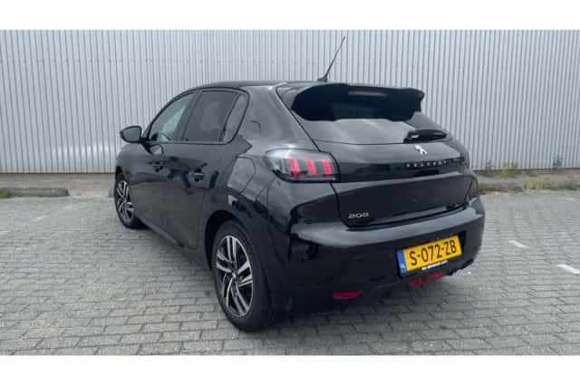 Peugeot 208 (2023) thumbnail 3