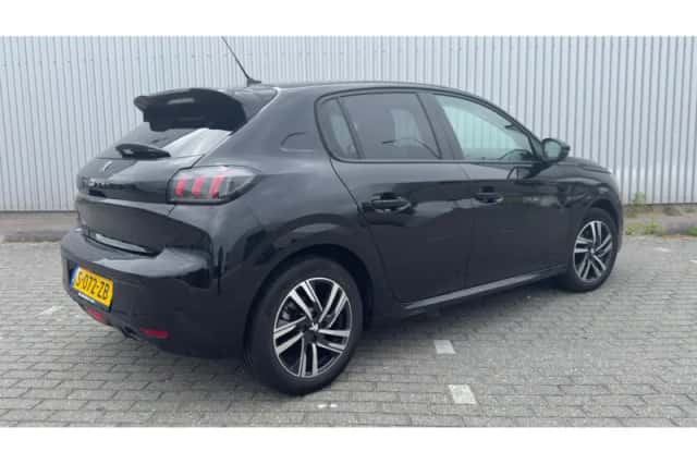 Peugeot 208 (2023) thumbnail 5