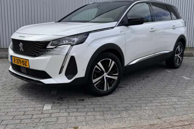 Peugeot 5008 (2023) thumbnail 1