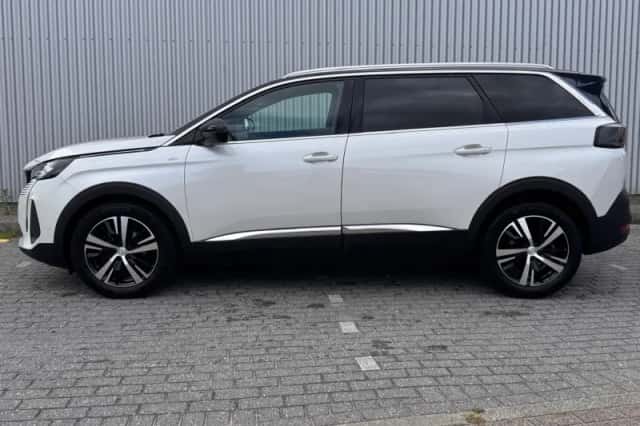 Peugeot 5008 (2023) thumbnail 2