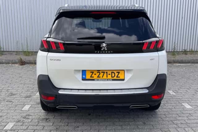 Peugeot 5008 (2023) thumbnail 4