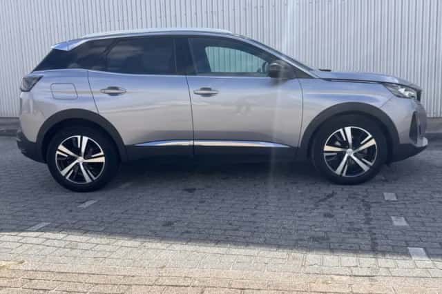 Peugeot 3008 (2022) thumbnail 6