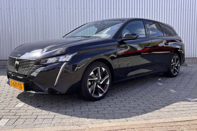 Peugeot 308 (2023) thumbnail 1