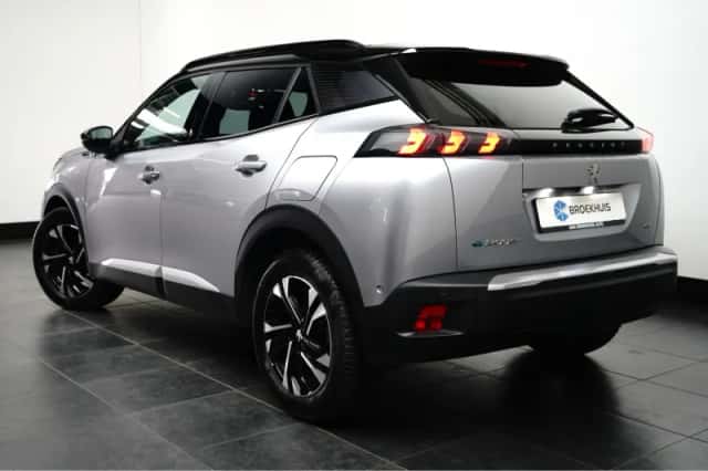 Peugeot e-2008 (2023) thumbnail 5