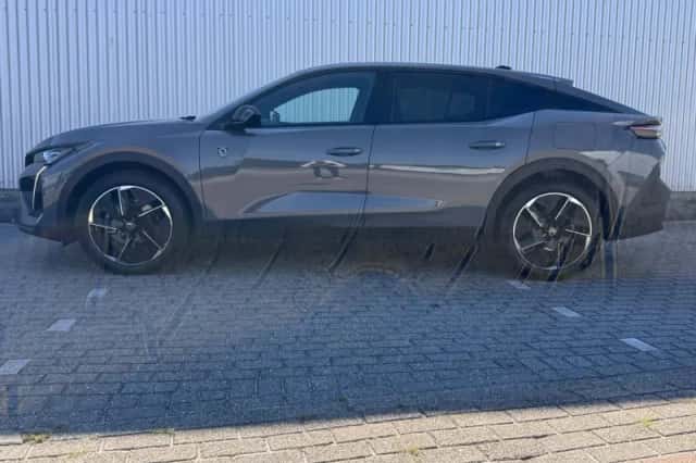 Peugeot 408 (2024) thumbnail 2