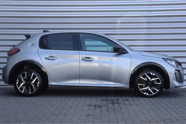 Peugeot 208 (2024) thumbnail 3