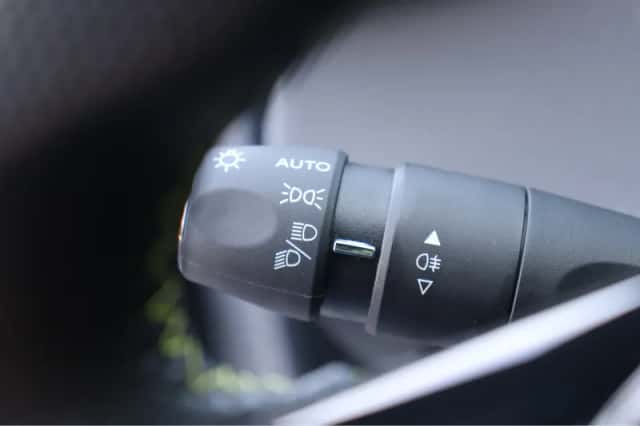 Peugeot 208 (2024) thumbnail 23