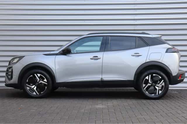 Peugeot 2008 (2024) thumbnail 2