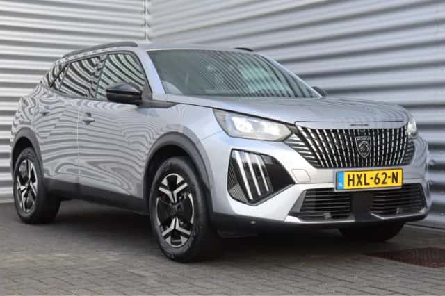 Peugeot 2008 (2024) thumbnail 4