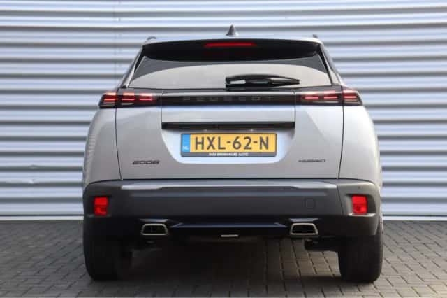 Peugeot 2008 (2024) thumbnail 8
