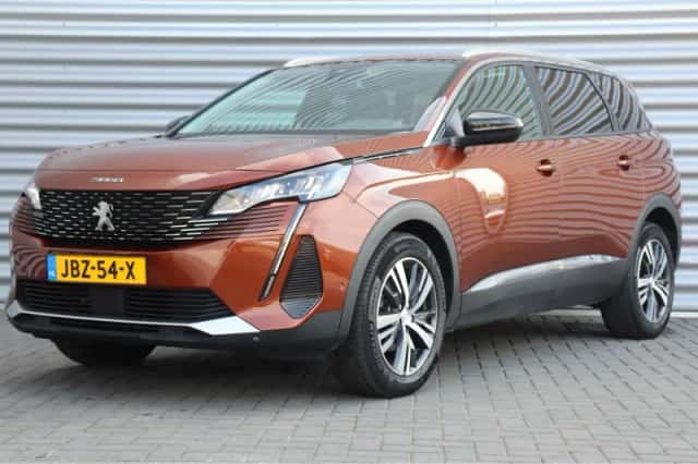 Peugeot 5008 (2022) thumbnail 1