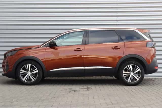Peugeot 5008 (2022) thumbnail 2