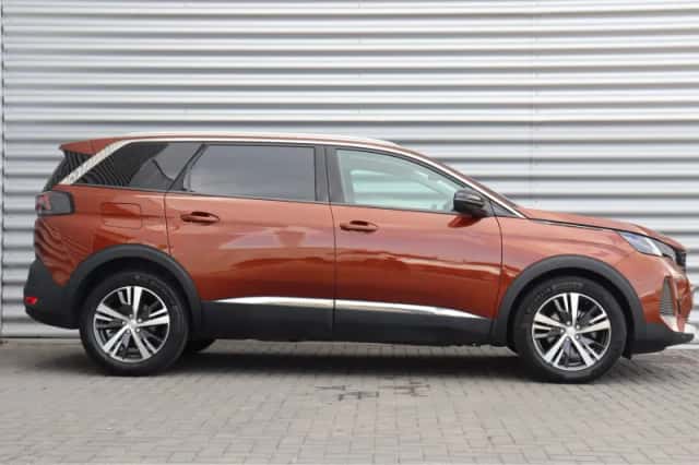 Peugeot 5008 (2022) thumbnail 3