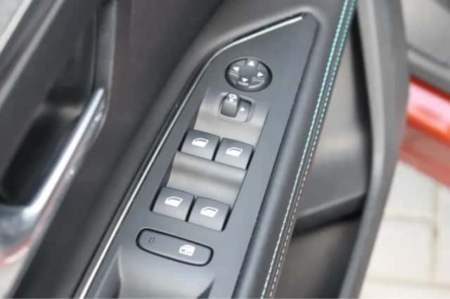 Peugeot 5008 (2022) thumbnail 24